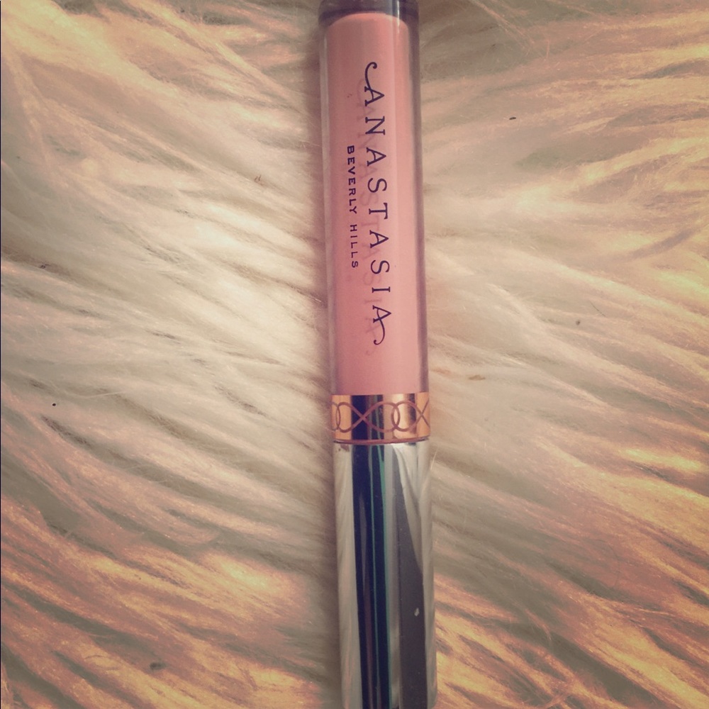 NEW. Anastasia matte lipstick.